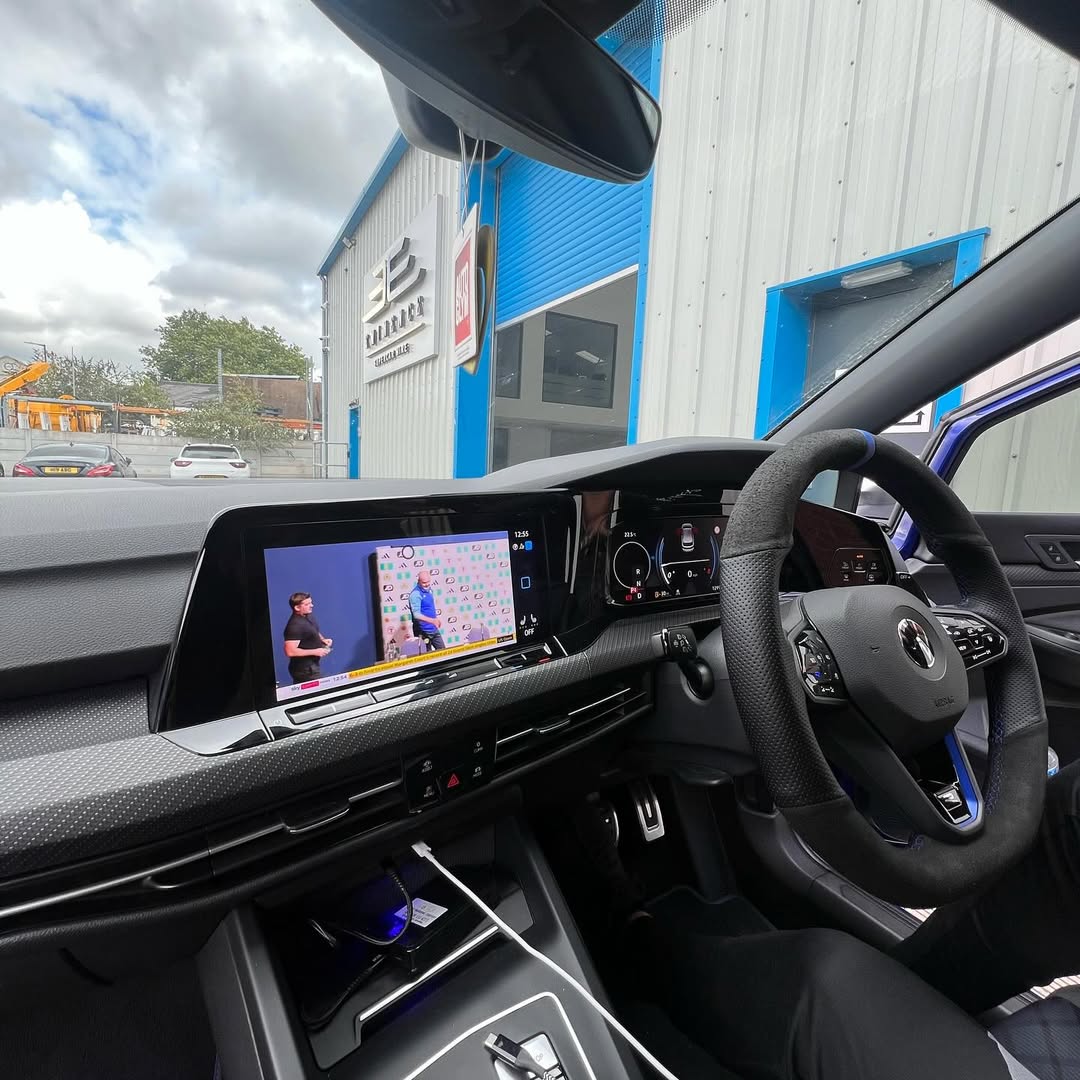 Caja de inteligencia artificial de YouTube y Netflix para Volkswagen