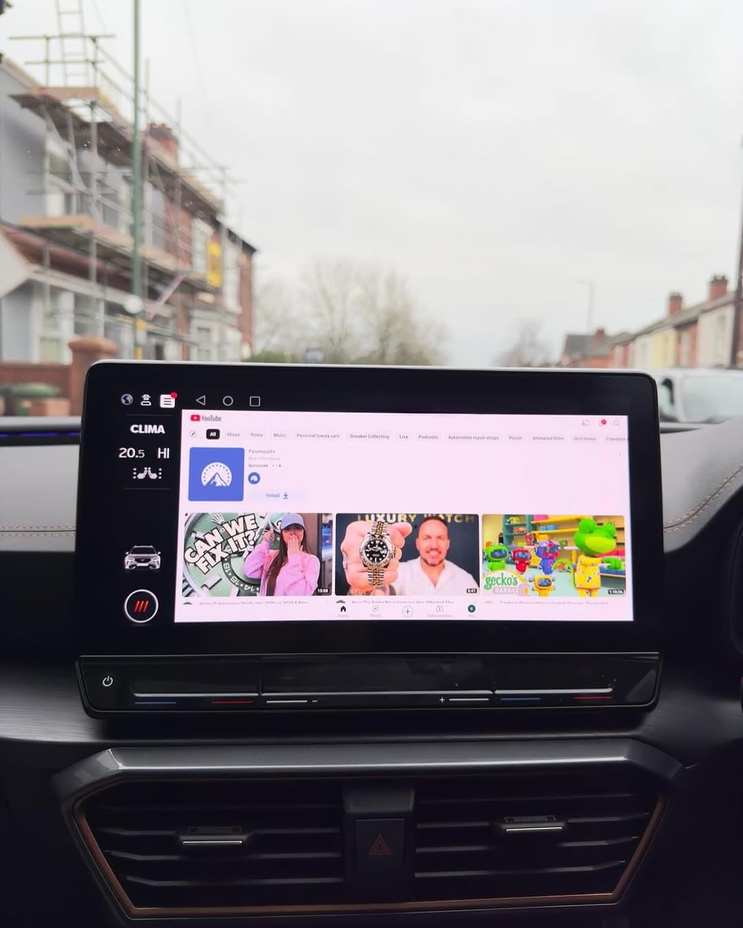 Youtube e Netflix AI-Box per Cupra