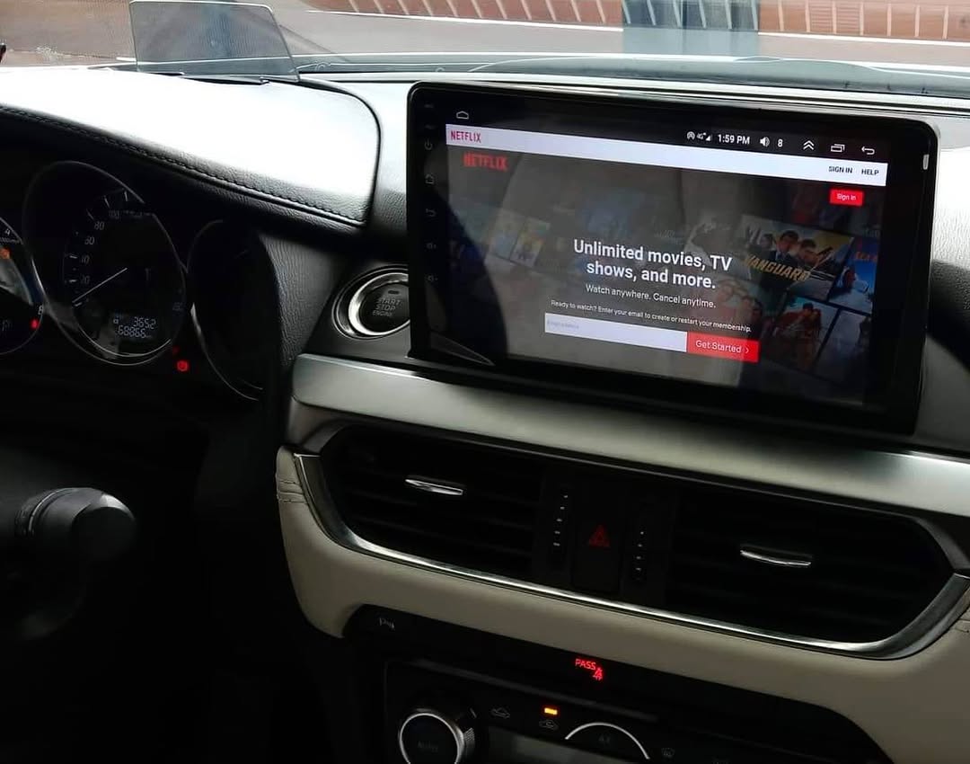 Caja de inteligencia artificial de YouTube y Netflix para Mazda