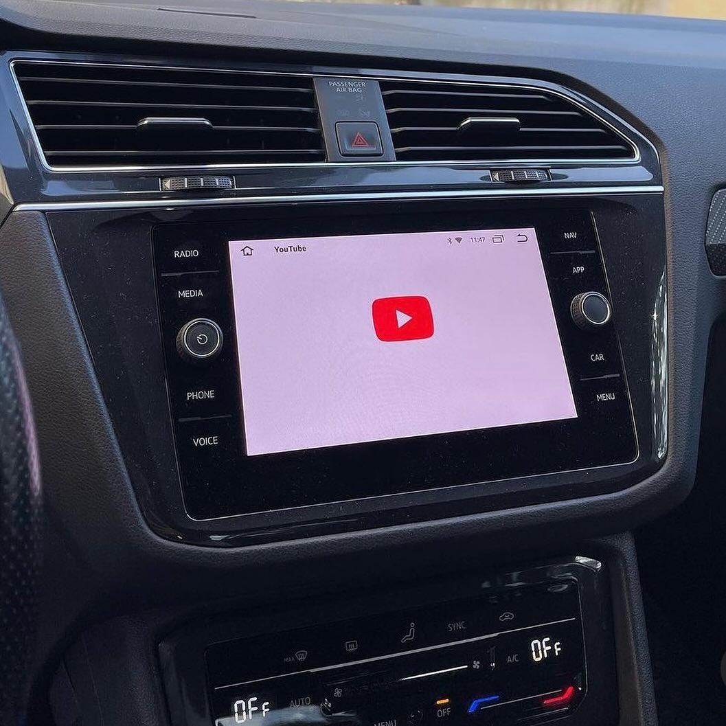 Caja de inteligencia artificial de YouTube y Netflix para Volkswagen